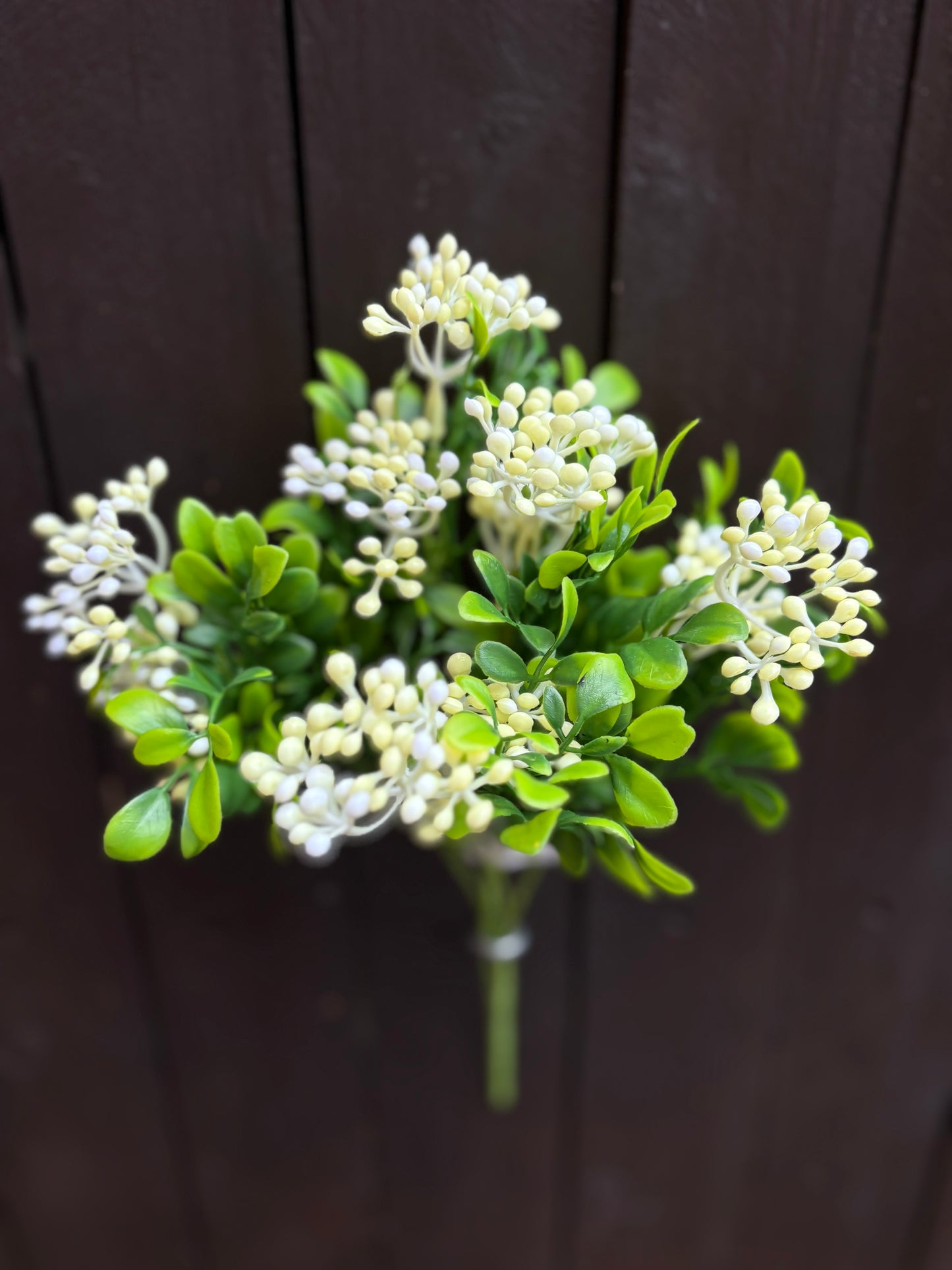 31cm PLASTIC BERRY FOLIAGE BUSH GREEN/IVORY
