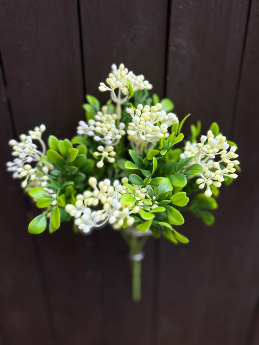 31cm PLASTIC BERRY FOLIAGE BUSH GREEN/IVORY