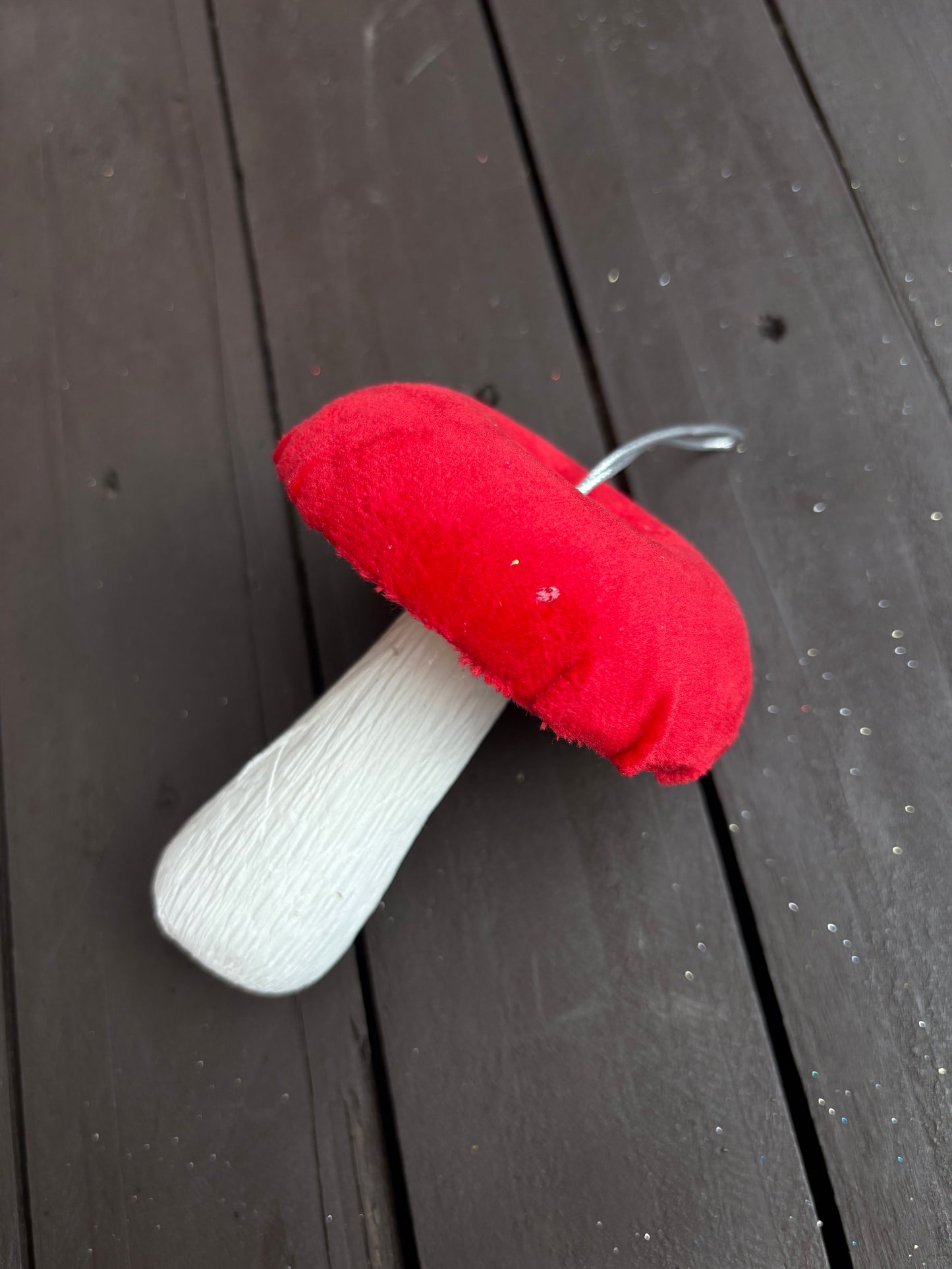 12cm VELVET HANGING MUSHROOM RED