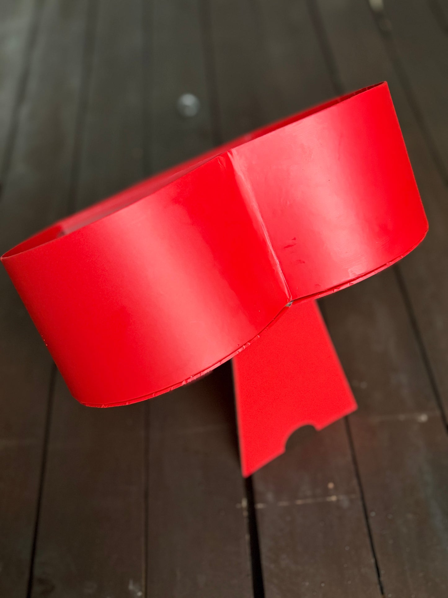 24.5cm HEART FLOWER BOX WITH STAND RED