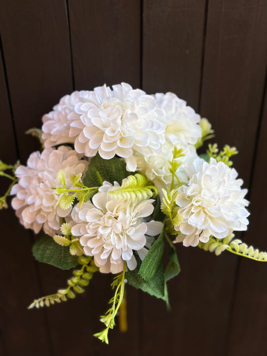 LARGE 7 HEAD CHRYSANTHEMUM MIXED IVORY
