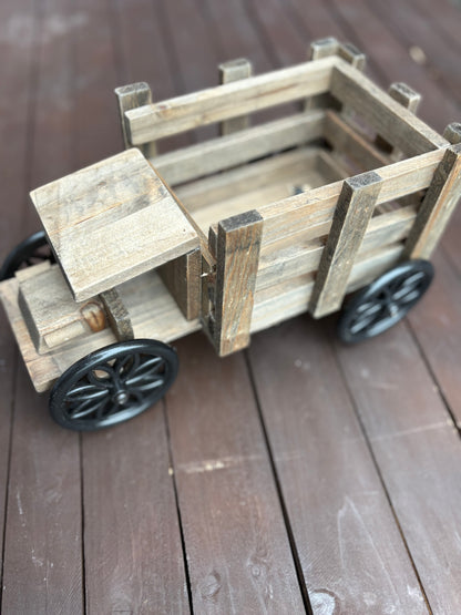 32cm WOODEN FLOWER TRUCK PLANTER