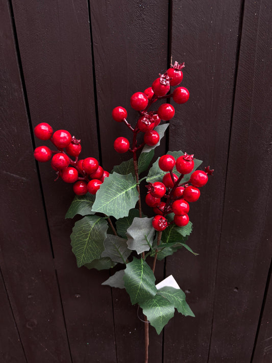 62cm BERRY CLUSTER HOLLY SPRAY RED