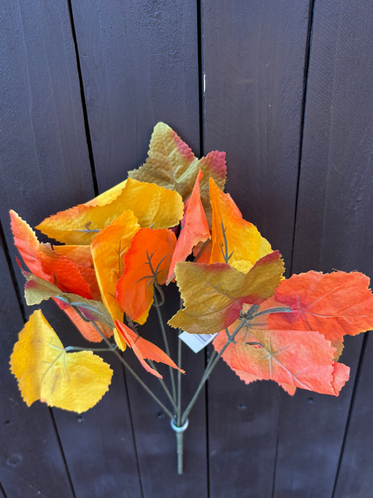 37cm MAPLE LEAF BUSH MIXED