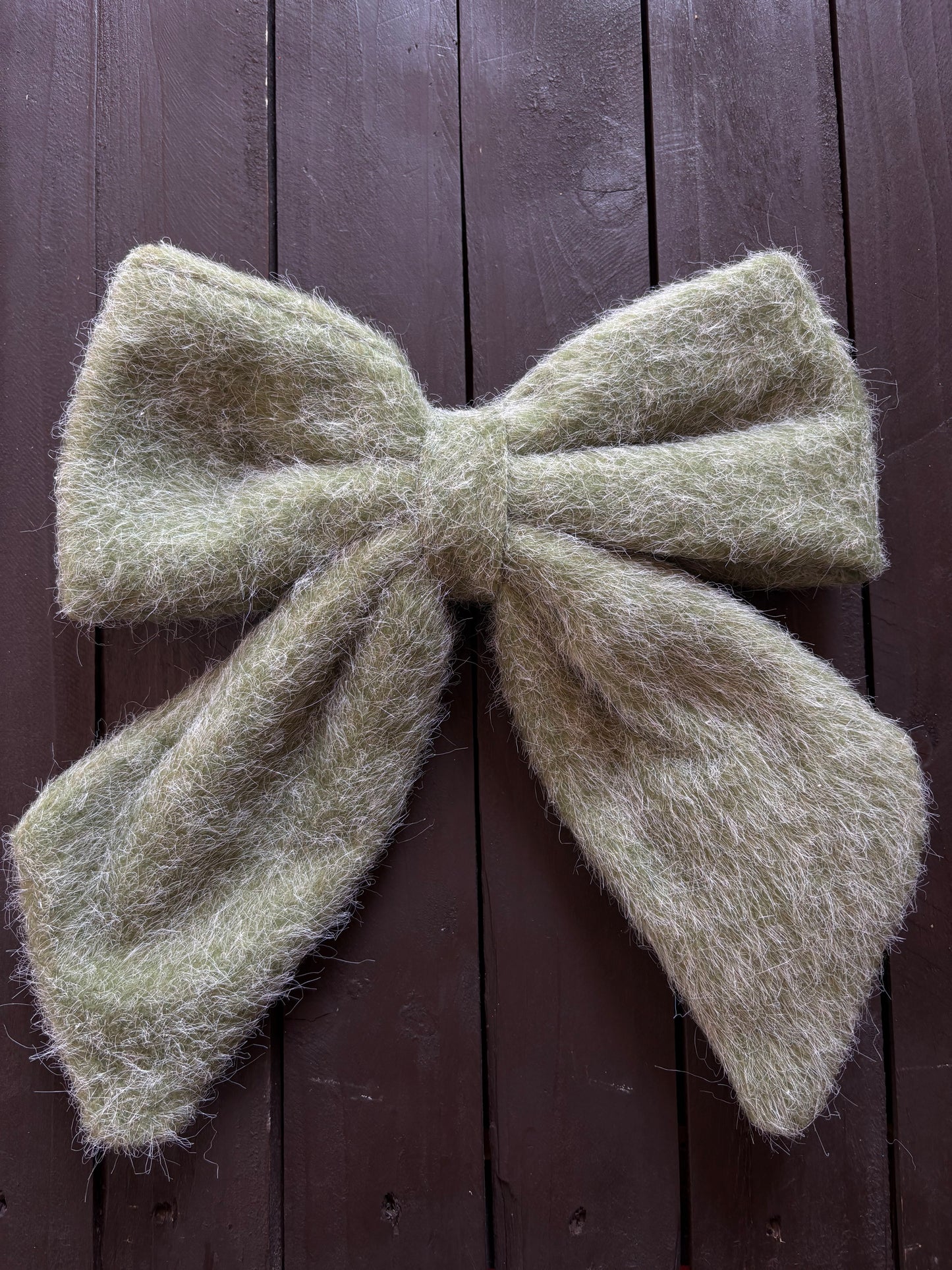 MEDIUM HANGING FESTIVE FLEECE BOW SAGE GREEN