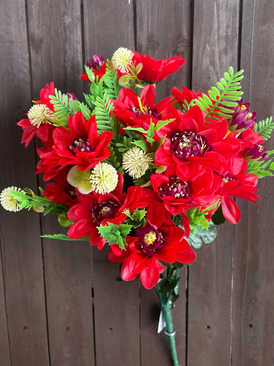 50cm SPIKY DAHLIA BUSH (18 HEADS) RED