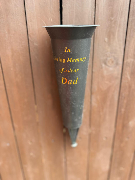 DEAR DAD GRAVE VASE SPIKE BLACK